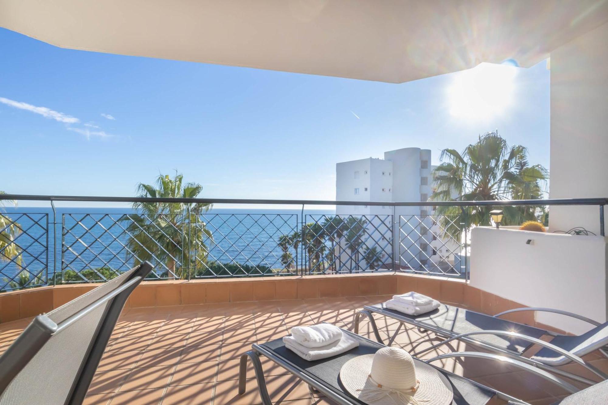 Mi Capricho Beach Front Sea View & Pool - Happy Rentals Sitio de Calahonda المظهر الخارجي الصورة